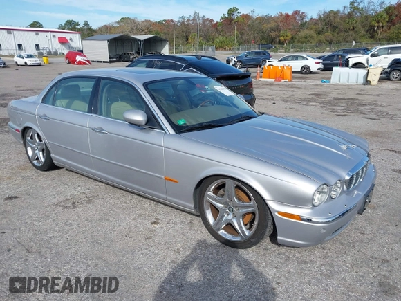2005 Jaguar XJ with VIN SAJWA79C05SG45650, listed as a IAAI auction lot 41262315 with 76,127 mi miles. Bid and sale history available at carsss.com. Image 1.