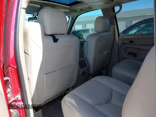 2004 Chevrolet Suburban Z71 with VIN 3GNFK16Z84G231091, listed as a IAAI auction lot 41595885 with 101,243 mi miles. Bid and sale history available at carsss.com. Image 8.