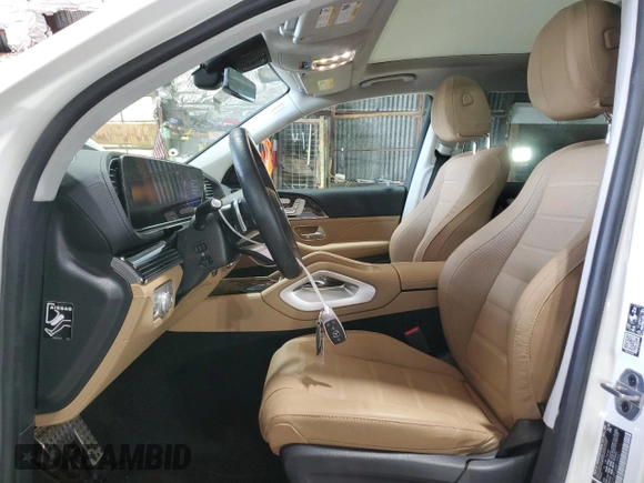 2024 Mercedes-Benz GLS 580 z VIN 4JGFF8FE6RB133451, wystawiony jako Copart lot #53698435 z przebiegiem 6517 mil mil oraz Szkody całkowita. Historia ofert i sprzedaży dostępna na DreamBid. Obrazek 7.