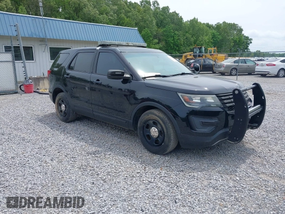 2016 Ford Police Interceptor Utility z VIN 1FM5K8AR9GGC27888, wystawiony jako IAAI lot #42037310 z przebiegiem 72 466 mil mil oraz . Historia ofert i sprzedaży dostępna na DreamBid. Obrazek 1.