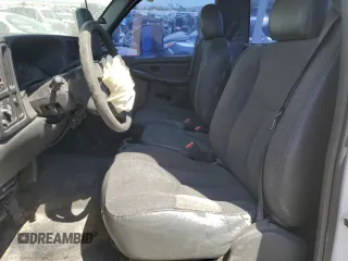 2003 Chevrolet Silverado 2500 Work Truck z VIN 1GCGC24U83Z103617, wystawiony jako Copart lot #54425355 z przebiegiem 222 388 mil mil oraz Szkoda całkowita • Salvage title. Historia ofert i sprzedaży dostępna na DreamBid. Obrazek 10.