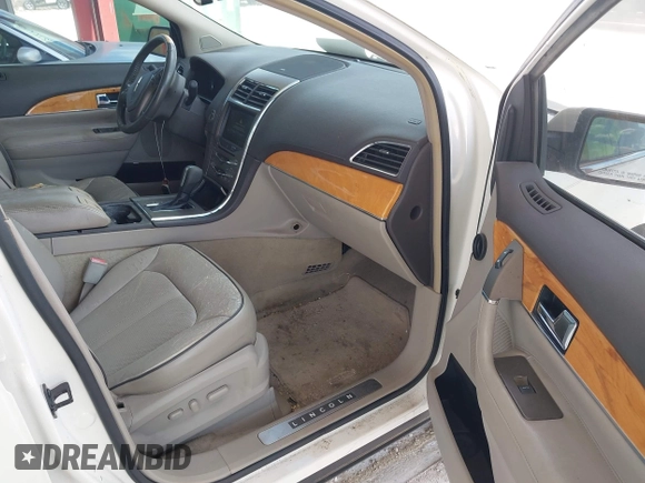 2012 Lincoln MKX with VIN 2LMDJ6JK6CBL07998, listed as a IAAI auction lot 42178485 with 196,472 mi miles and . Bid and sale history available at DreamBid. Image 5.