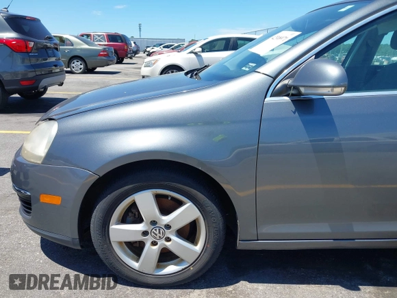 2009 Volkswagen Jetta SE с VIN 3VWRM71K39M176102, выставлен на аукционе IAAI как лот 42308971 с пробегом 208 680 миль миль и . История ставок и продаж доступна на DreamBid. Изображение 15.