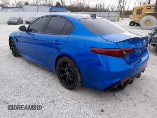 2020 Alfa Romeo Giulia Quadrifoglio with VIN ZARFAMEV5L7633985, listed as a Copart auction lot 40898243 with 17,524 mi miles. Bid and sale history available at carsss.com. Image 2.
