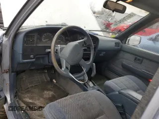 1991 Toyota Pickup DLX z VIN JT4VN13GXM5041525, wystawiony jako Copart lot #80709474 z przebiegiem 309 094 mil mil oraz Szkoda całkowita • Salvage title. Historia ofert i sprzedaży dostępna na DreamBid. Obrazek 8.