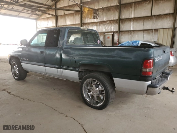 2001 Dodge Ram 1500 with VIN 3B7HC13Y61M514922, listed as a Copart auction lot 49189125 with 215,684 mi miles and Clean Title. Bid and sale history available at carsss.com. Image 2.