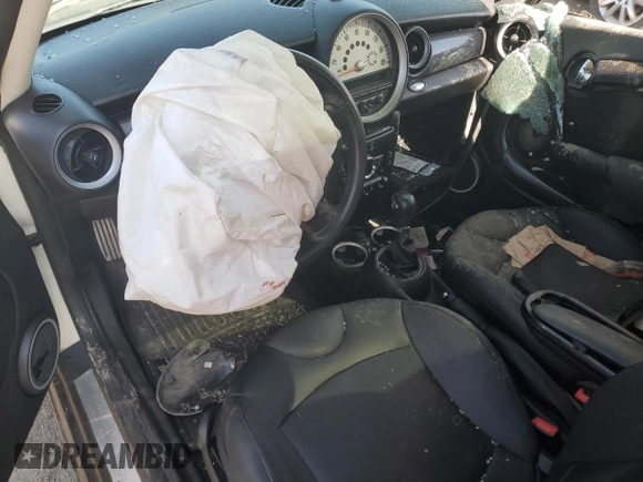 2013 MINI Hardtop S z VIN WMWSV3C52DT391799, wystawiony jako Copart lot #55953105 z przebiegiem Nie podano mil oraz Szkoda całkowita • Salvage title. Historia ofert i sprzedaży dostępna na DreamBid. Obrazek 8.