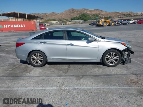 2011 Hyundai Sonata Limited z VIN 5NPEC4ACXBH175889, wystawiony jako IAAI lot #42387391 z przebiegiem 227 660 mil mil oraz . Historia ofert i sprzedaży dostępna na DreamBid. Obrazek 14.