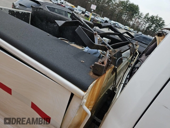 2017 Ram 2500 Tradesman z VIN 3C6UR5HJXHG647375, wystawiony jako IAAI lot #42608451 z przebiegiem 162 998 mil mil oraz . Historia ofert i sprzedaży dostępna na DreamBid. Obrazek 23.