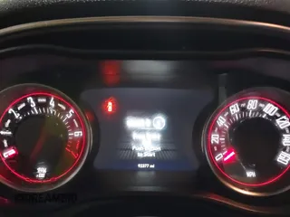 2017 Dodge Challenger SXT z VIN 2C3CDZAG2HH574239, wystawiony jako IAAI lot #41391595 z przebiegiem 92 377 mil mil oraz . Historia ofert i sprzedaży dostępna na DreamBid. Obrazek 7.