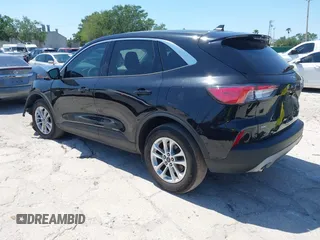 2021 Ford Escape SE with VIN 1FMCU0G65MUB16302, listed as a IAAI auction lot 41986358 with 32,820 mi miles and . Bid and sale history available at carsss.com. Image 3.