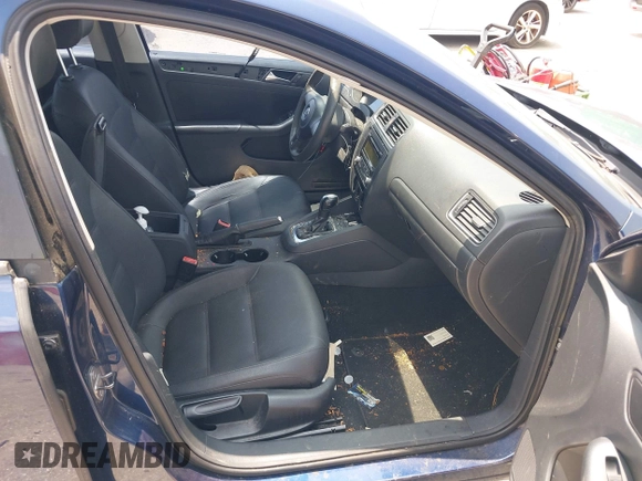 2011 Volkswagen Jetta SE с VIN 3VWDZ7AJ9BM325296, выставлен на аукционе IAAI как лот 42396817 с пробегом Не указан миль и . История ставок и продаж доступна на DreamBid. Изображение 5.