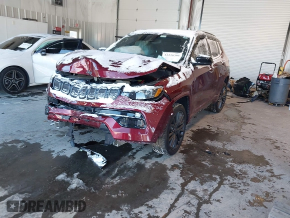 2022 Jeep Compass High Altitude with VIN 3C4NJDCB9NT202983, listed as a IAAI auction lot 41216305 with 27,807 mi miles and . Bid and sale history available at carsss.com. Image 2.