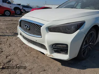 2017 Infiniti Q50 3.0t Premium with VIN JN1EV7AR3HM841394, listed as a IAAI auction lot 40635548 with 73,047 mi miles. Bid and sale history available at carsss.com. Image 6.
