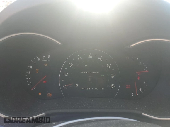 2014 Kia Sorento EX with VIN 5XYKUDA7XEG457318, listed as a Copart auction lot 49701115 with 286,711 mi miles and Clean Title. Bid and sale history available at carsss.com. Image 9.