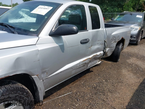 2009 Dodge Dakota ST with VIN 1D7HE22K89S739039, listed as a IAAI auction lot 42414097 with 232,619 mi miles and . Bid and sale history available at DreamBid. Image 6.