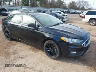 2020 Ford Fusion SE with VIN 3FA6P0HD9LR227405, listed as a IAAI auction lot 41724391 with 51,575 mi miles. Bid and sale history available at carsss.com. Image 1.