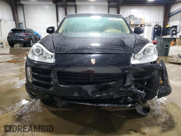 2009 Porsche Cayenne z VIN WP1AA29P99LA04751, wystawiony jako Copart lot #45877405 z przebiegiem Nie podano mil oraz Szkoda całkowita • Salvage title. Historia ofert i sprzedaży dostępna na DreamBid. Obrazek 5.
