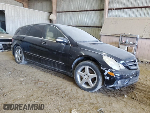 2008 Mercedes-Benz R 3.5L z VIN 4JGCB65E38A071600, wystawiony jako Copart lot #73197054 z przebiegiem 149 235 mil mil oraz Nie do naprawy • Non repairable. Historia ofert i sprzedaży dostępna na DreamBid. Obrazek 4.