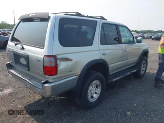 2000 Toyota 4Runner SR5 z VIN JT3HN86R7Y0290729, wystawiony jako IAAI lot #42409622 z przebiegiem 315 804 mil mil oraz . Historia ofert i sprzedaży dostępna na DreamBid. Obrazek 4.