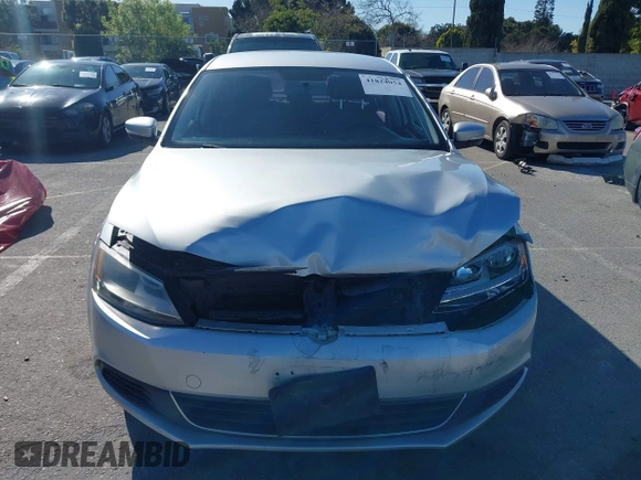 2013 Volkswagen Jetta SE with VIN 3VWDP7AJ6DM412727, listed as a IAAI auction lot 41824054 with 175,093 mi miles and . Bid and sale history available at DreamBid. Image 12.