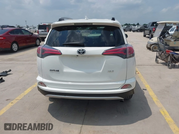 2018 Toyota RAV4 XLE с VIN JTMWFREV3JD121908, выставлен на аукционе IAAI как лот 42140675 с пробегом 114 819 миль миль и . История ставок и продаж доступна на DreamBid. Изображение 16.
