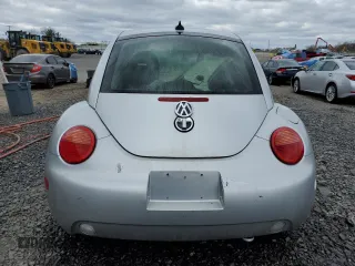 2000 Volkswagen Beetle GLX with VIN 3VWDD21C0YM482825, listed as a Copart auction lot 53031135 with 153,167 mi miles and Salvage Title. Bid and sale history available at DreamBid. Image 6.