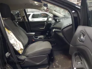 2017 Ford Escape SE with VIN 1FMCU0GD7HUB92091, listed as a IAAI auction lot 41984845 with 192,021 mi miles and . Bid and sale history available at DreamBid. Image 5.