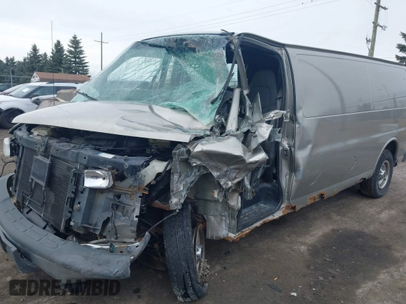 2002 GMC Savana z VIN 1GTHG39R121203395, wystawiony jako IAAI lot #41739349 z przebiegiem 140 692 mil mil oraz . Historia ofert i sprzedaży dostępna na DreamBid. Obrazek 6.