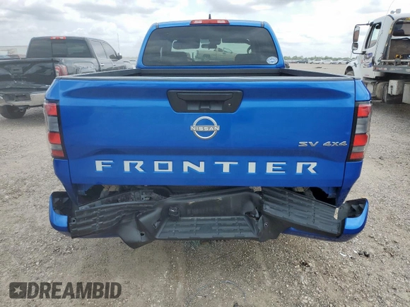 2024 Nissan Frontier SV z VIN 1N6ED1CM9RN670108, wystawiony jako Copart lot #56977805 z przebiegiem 15 430 mil mil oraz Szkoda całkowita • Salvage title. Historia ofert i sprzedaży dostępna na DreamBid. Obrazek 6.