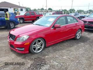 2012 Mercedes-Benz C 300 Sport с VIN WDDGF8BB8CR207493, выставлен на аукционе IAAI как лот 42660200 с пробегом 193 504 миль миль и . История ставок и продаж доступна на DreamBid. Изображение 17.