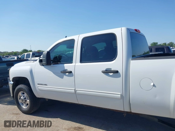 2013 Chevrolet Silverado 2500HD LT with VIN 1GC1CXCG6DF122202, listed as a IAAI auction lot 41990802 with 238,041 mi miles. Bid and sale history available at carsss.com. Image 14.