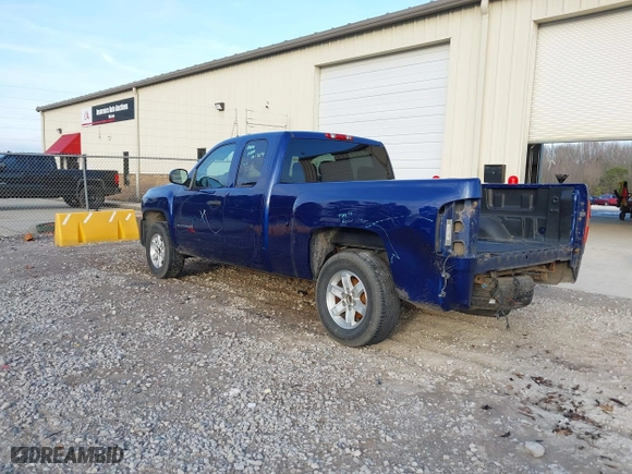 2013 Chevrolet Silverado 1500 LT with VIN 1GCRCSE09DZ338310, listed as a IAAI auction lot 41509184 with 174,403 mi miles. Bid and sale history available at carsss.com. Image 3.