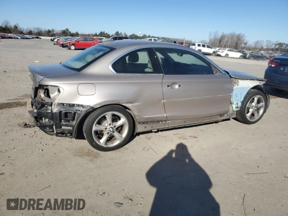 2009 BMW 1 Series 128i with VIN WBAUP73509VK76303, listed as a Copart auction lot 88517355 with 93,559 mi miles and Salvage Title. Bid and sale history available at carsss.com. Image 3.