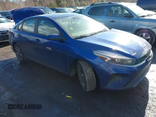2023 Kia Forte LXS z VIN 3KPF24AD6PE504664, wystawiony jako IAAI lot #41478917 z przebiegiem 48 588 mil mil oraz . Historia ofert i sprzedaży dostępna na DreamBid. Obrazek 1.
