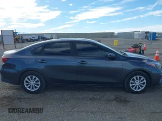 2019 Kia Forte LXS with VIN 3KPF24AD5KE062887, listed as a IAAI auction lot 41627225 with 118,119 mi miles. Bid and sale history available at carsss.com. Image 13.