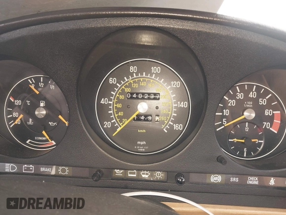 1988 Mercedes-Benz 560 with VIN WDBBA48D4JA080448, listed as a IAAI auction lot 40978039 with 40,237 mi miles. Bid and sale history available at carsss.com. Image 7.