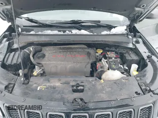 2018 Jeep Compass Trailhawk with VIN 3C4NJDDB5JT190890, listed as a IAAI auction lot 41251405 with 35,320 mi miles and . Bid and sale history available at carsss.com. Image 10.