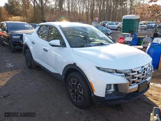 2022 Hyundai Santa Cruz SEL with VIN 5NTJBDAE1NH006689, listed as a IAAI auction lot 41570448 with 15,237 mi miles. Bid and sale history available at carsss.com. Image 1.
