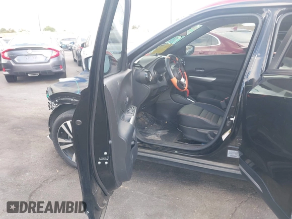2019 Nissan Kicks SR with VIN 3N1CP5CU3KL511537, listed as a IAAI auction lot 41910349 with 35,395 mi miles. Bid and sale history available at carsss.com. Image 5.