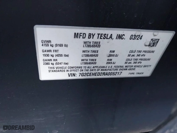 2024 Tesla Cybertruck with VIN 7G2CEHED2RA005217, listed as a IAAI auction lot 40927512 with 1 mi miles. Bid and sale history available at carsss.com. Image 9.
