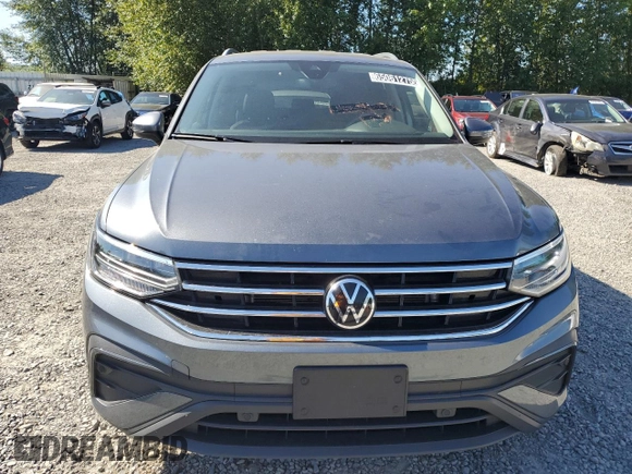 2024 Volkswagen Tiguan SE with VIN 3VV3B7AX2RM043794, listed as a Copart auction lot 65061275 with 40,033 mi miles and Clean title. Bid and sale history available at DreamBid. Image 5.
