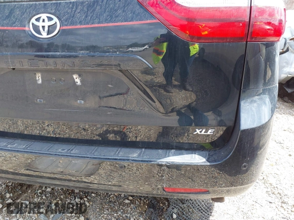 2017 Toyota Sienna XLE Auto Access Seat with VIN 5TDYZ3DC2HS805845, listed as a IAAI auction lot 41456888 with 138,475 mi miles and . Bid and sale history available at DreamBid. Image 17.