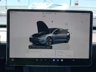 2023 Tesla Model 3 z VIN 5YJ3E1EA6PF694419, wystawiony jako IAAI lot #42268637 z przebiegiem 17 419 mil mil oraz . Historia ofert i sprzedaży dostępna na DreamBid. Obrazek 18.