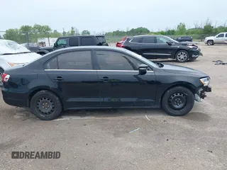 2013 Volkswagen Jetta SE с VIN 3VWDP7AJXDM359918, выставлен на аукционе IAAI как лот 42551690 с пробегом 187 957 миль миль и . История ставок и продаж доступна на DreamBid. Изображение 14.