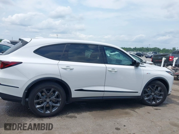 2024 Acura MDX w/A-Spec Package z VIN 5J8YE1H06RL011032, wystawiony jako IAAI lot #42308596 z przebiegiem 9 201 mil mil oraz . Historia ofert i sprzedaży dostępna na DreamBid. Obrazek 13.