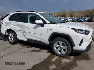 2021 Toyota RAV4 Hybrid LE z VIN 4T3MWRFV2MU048172, wystawiony jako Copart lot #54736375 z przebiegiem 33 006 mil mil oraz Szkoda całkowita • Salvage title. Historia ofert i sprzedaży dostępna na DreamBid. Obrazek 4.