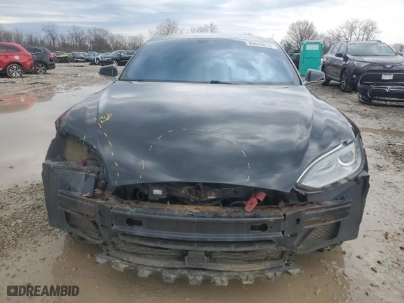 2015 Tesla Model S 85D with VIN 5YJSA1H27FF094986, listed as a Copart auction lot 45033675 with 117336 miles and Salvage Title. Bid and sale history available at carsss.com. Image 5.