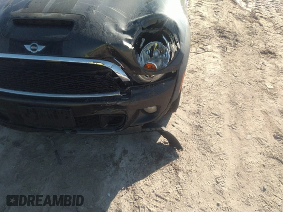 2012 MINI Clubman S z VIN WMWZG3C58CTY38353, wystawiony jako IAAI lot #41660347 z przebiegiem 134 095 mil mil oraz . Historia ofert i sprzedaży dostępna na DreamBid. Obrazek 6.