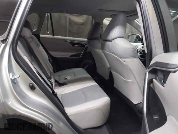 2025 Toyota RAV4 XLE Premium z VIN 2T3A1RFV9SW522259, wystawiony jako IAAI lot #42101238 z przebiegiem 1 479 mil mil oraz . Historia ofert i sprzedaży dostępna na DreamBid. Obrazek 8.